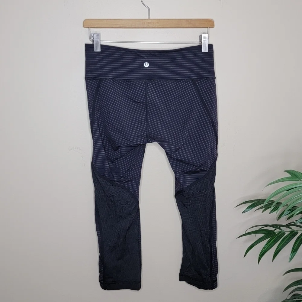 Lululemon | Conduit Crop Capri Leggings in Black Tonal Stripe